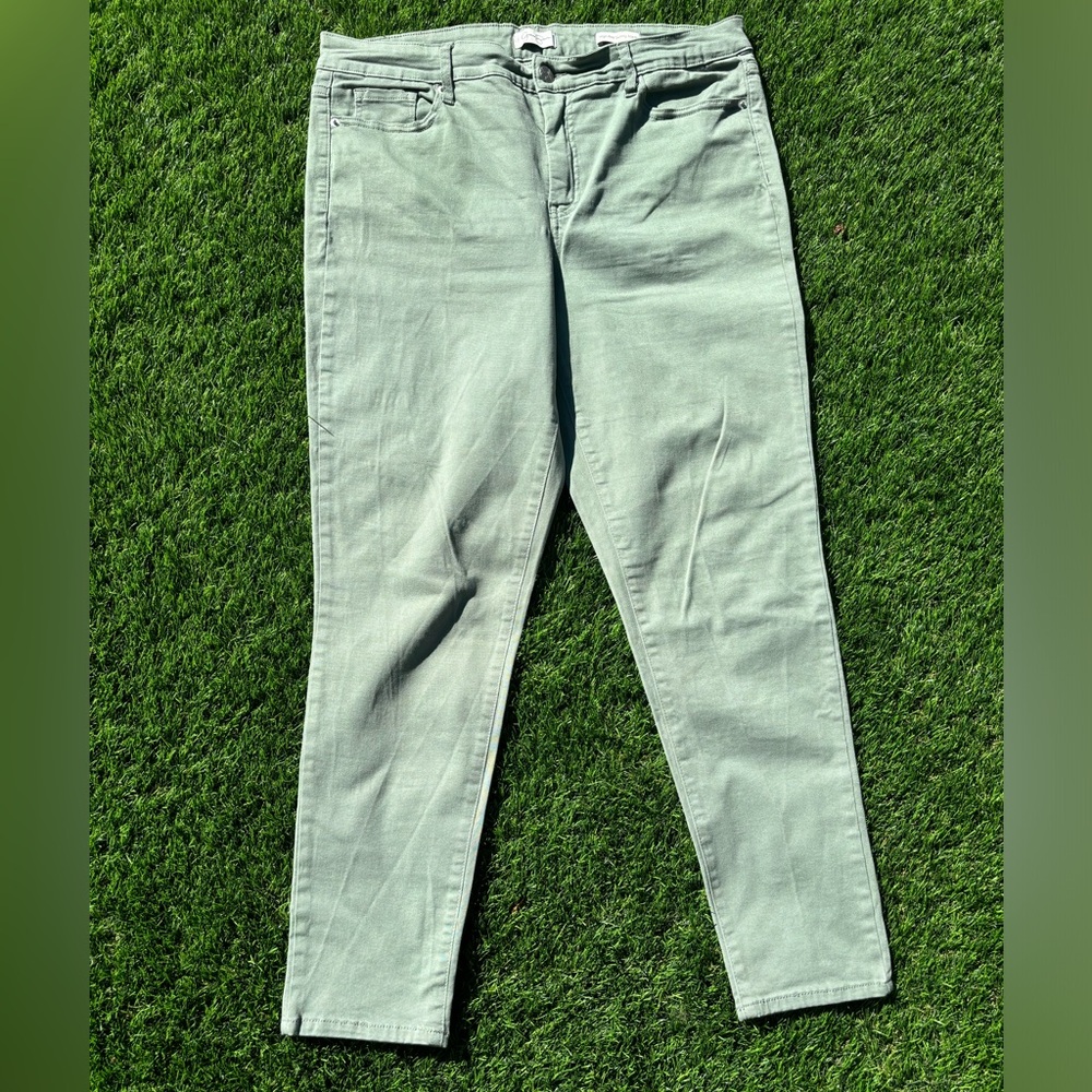 Jessica Simpson‘s jeans